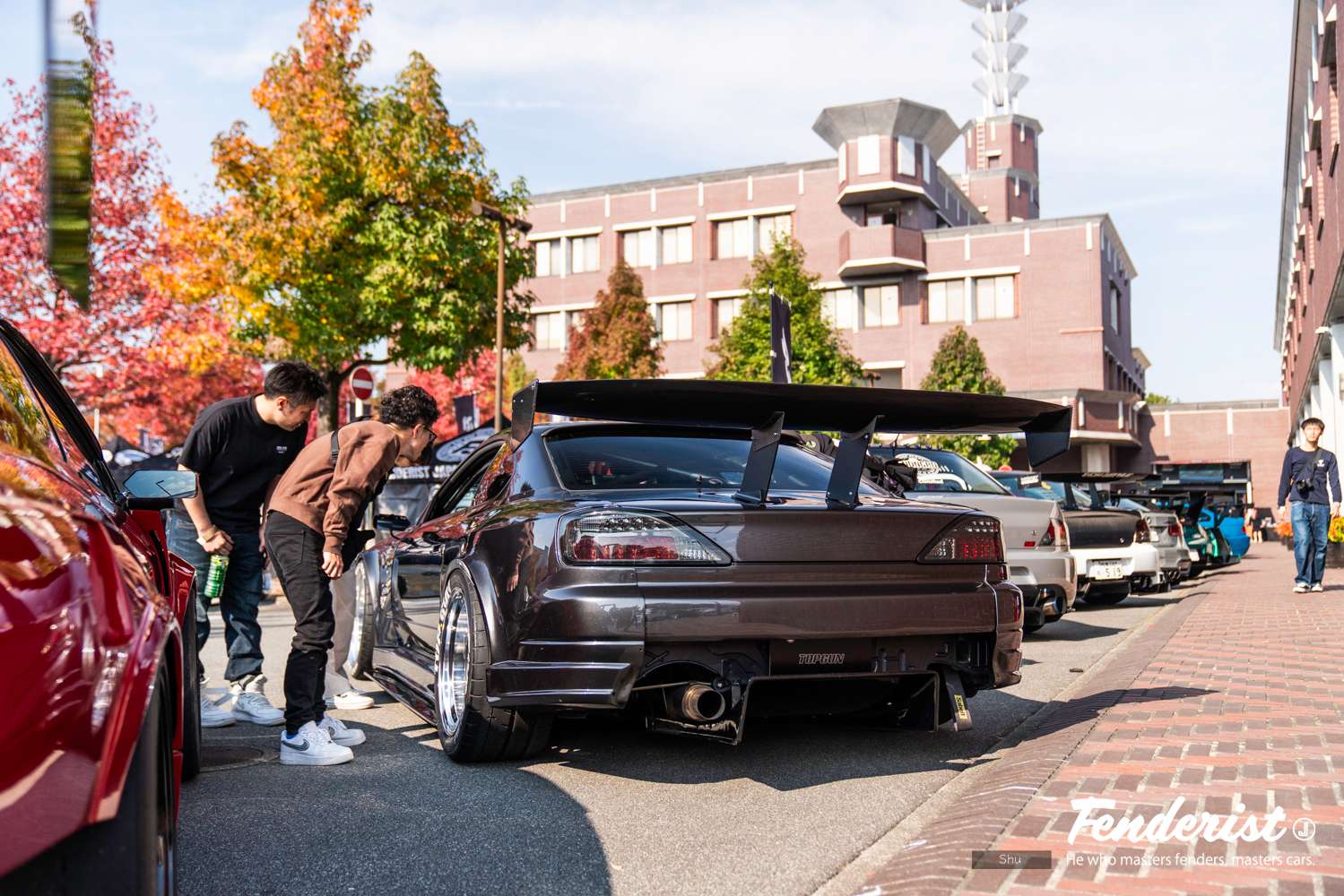 FENDERIST JAPAN spin-off event “FIXWELL” report. Cars and motorcycles on display.