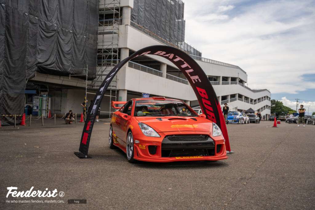 Custom car battle BURN held at FENDERIST