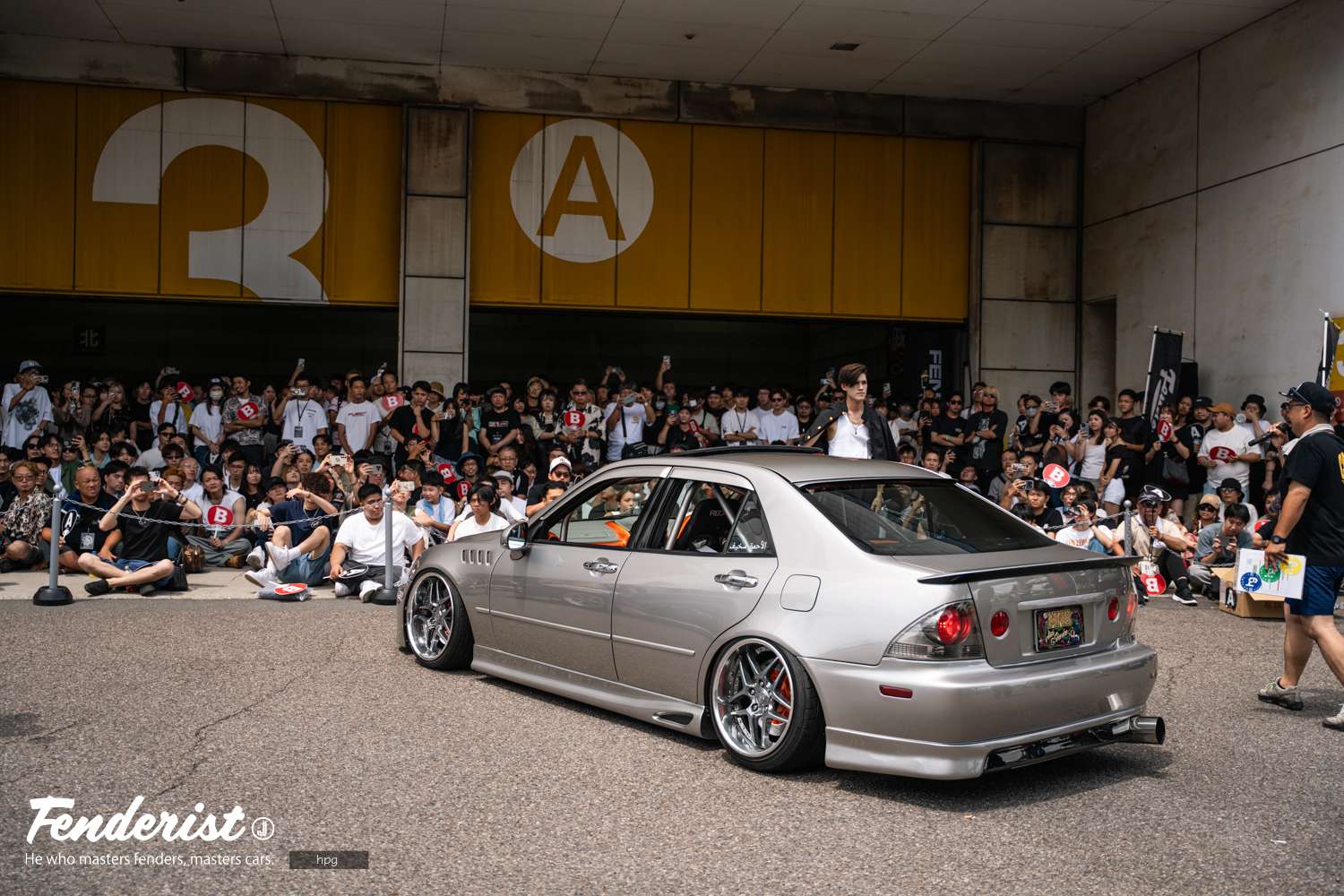 Custom car battle BURN held at FENDERIST