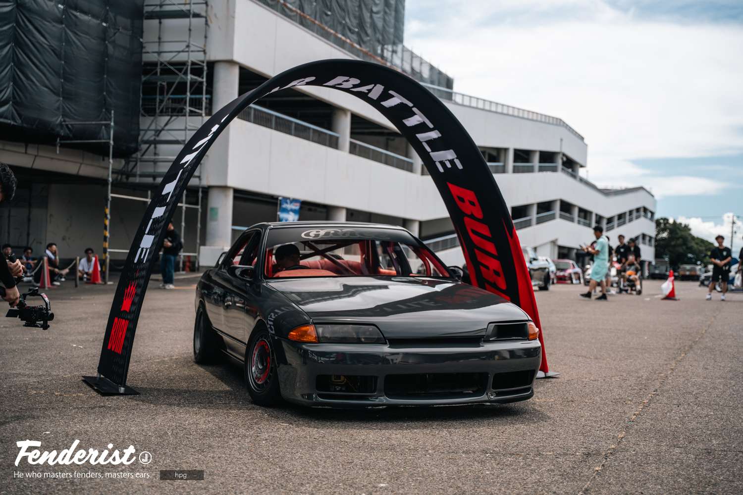 Custom car battle BURN held at FENDERIST