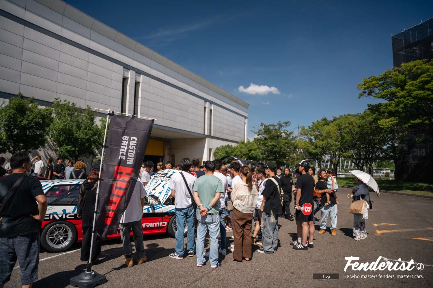 Custom car battle BURN held at FENDERIST
