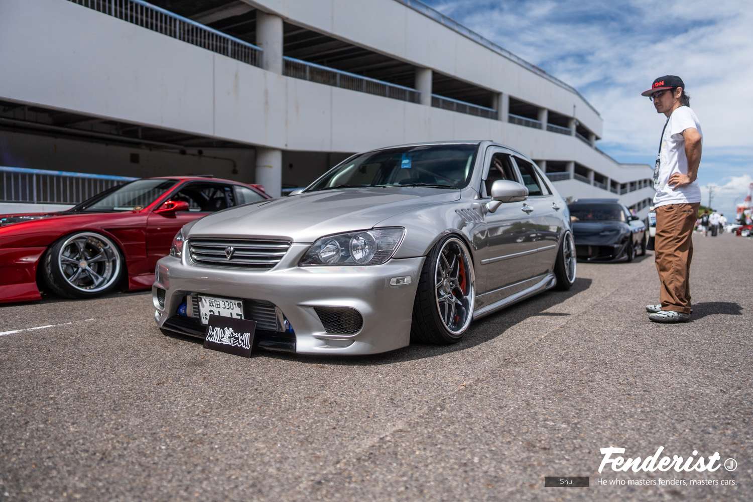 Custom car battle BURN held at FENDERIST