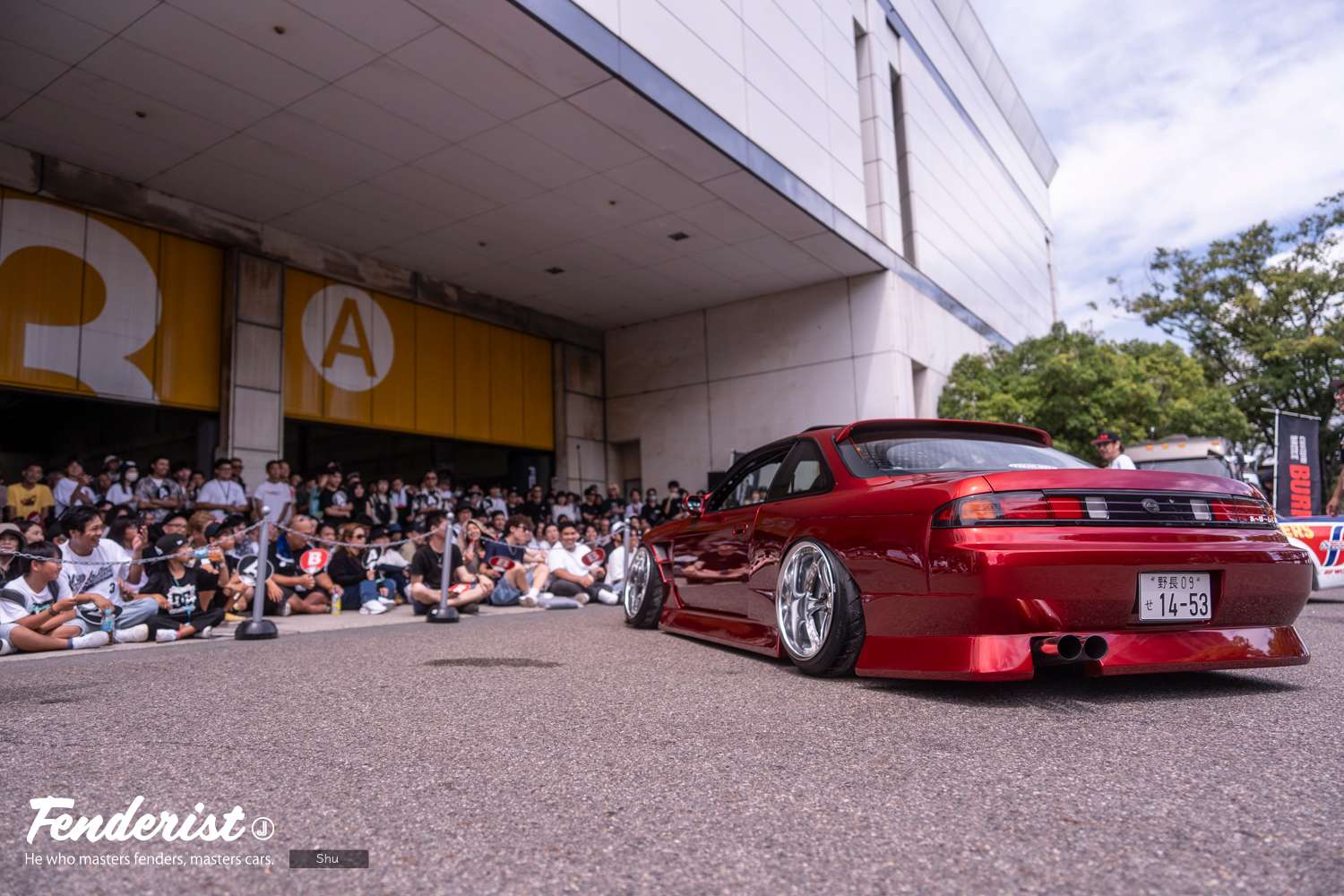 Custom car battle BURN held at FENDERIST
