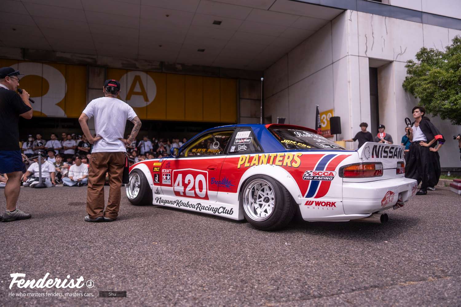 Custom car battle BURN held at FENDERIST