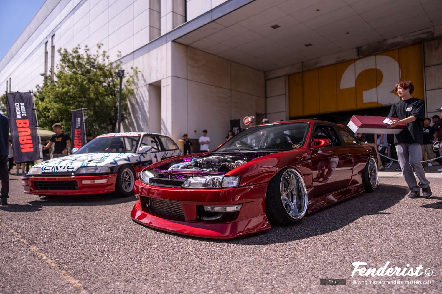 Custom car battle BURN held at FENDERIST