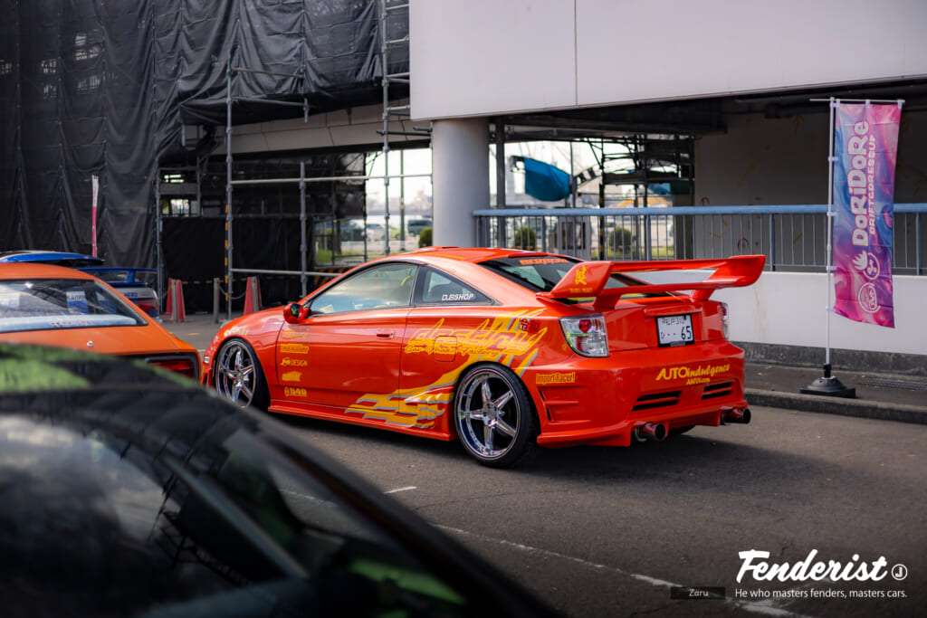 Custom car battle BURN held at FENDERIST