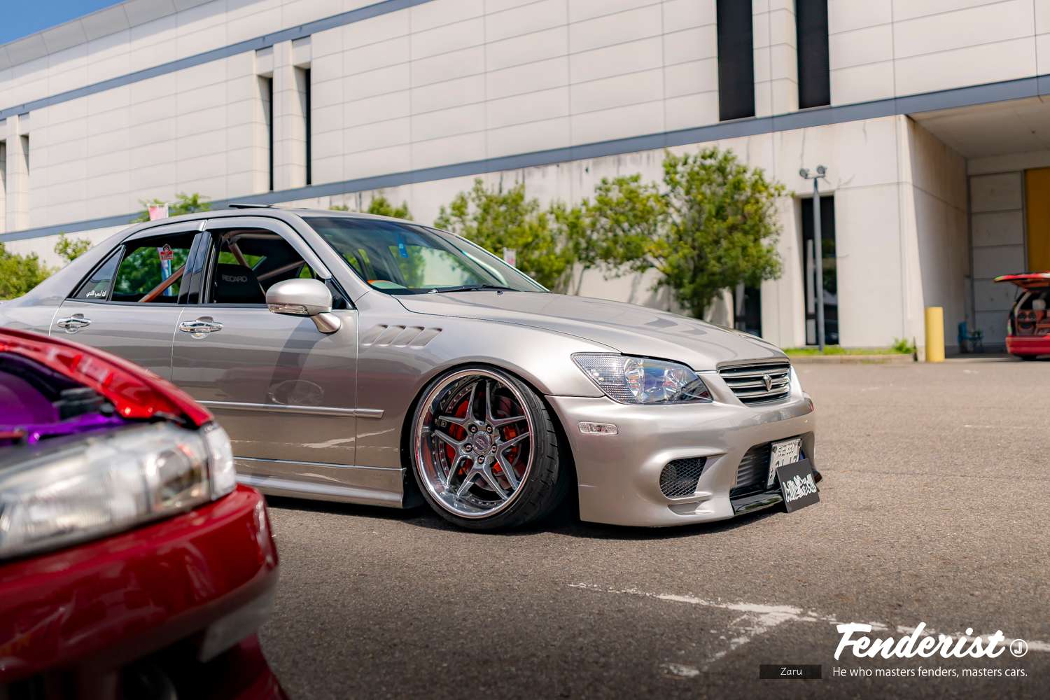 Custom car battle BURN held at FENDERIST