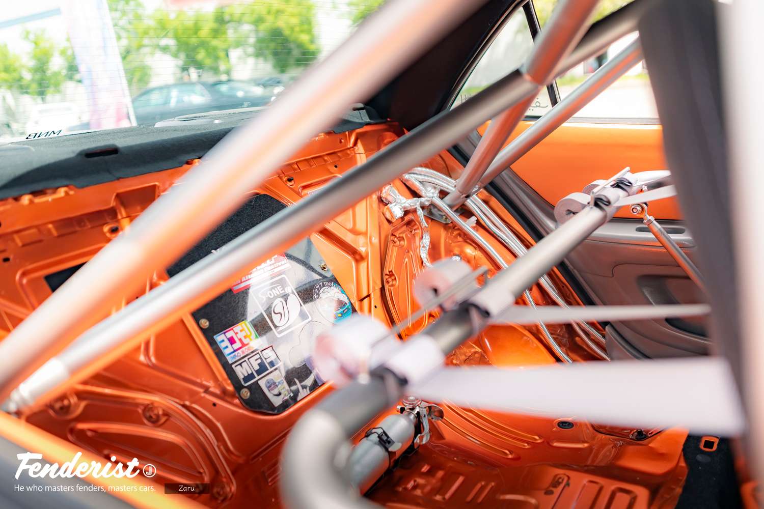 Custom car battle BURN held at FENDERIST