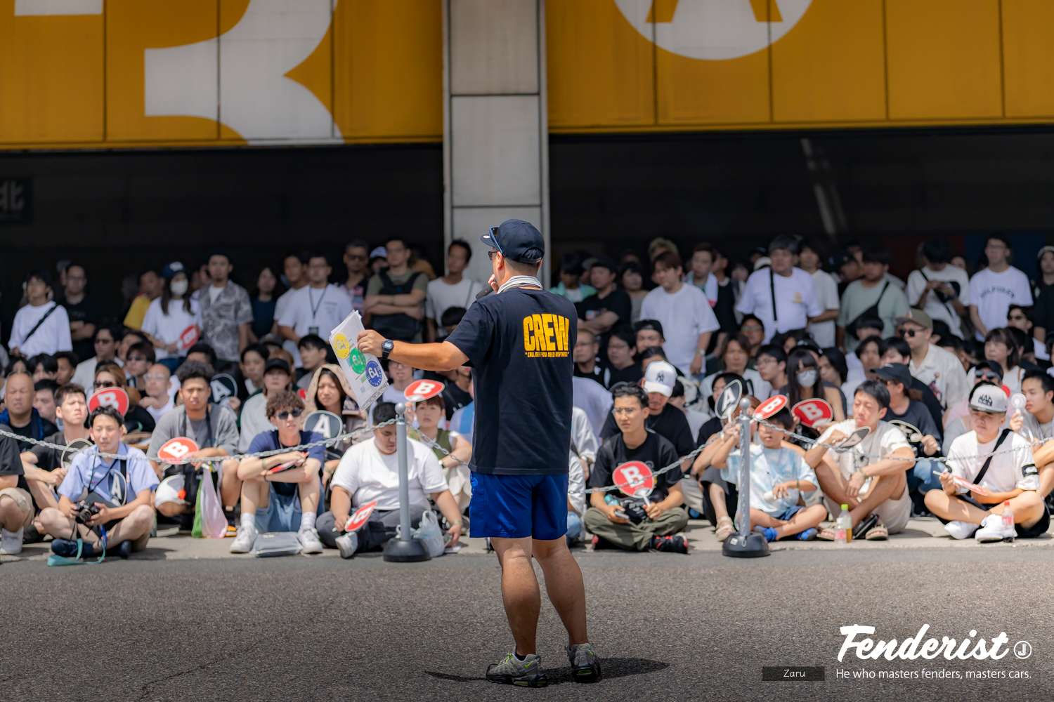 Custom car battle BURN held at FENDERIST