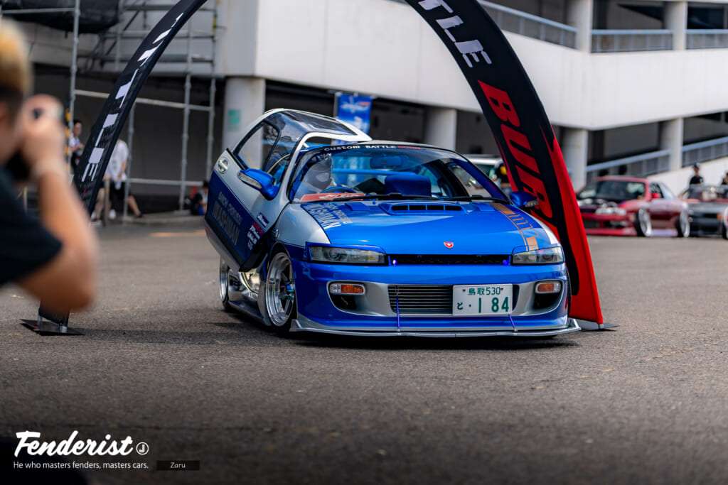 Custom car battle BURN held at FENDERIST