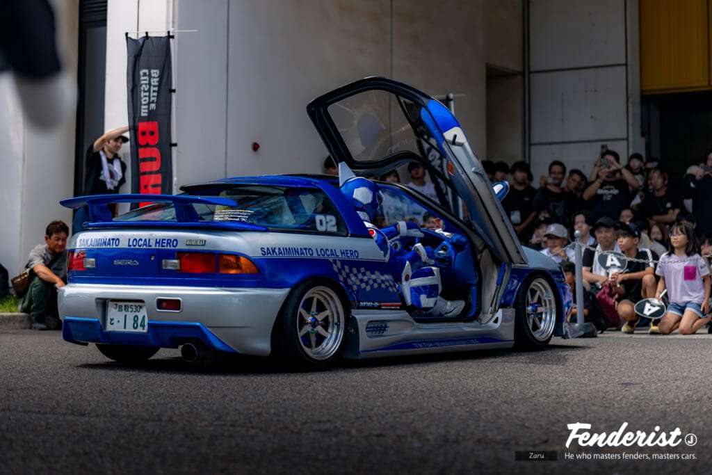 Custom car battle BURN held at FENDERIST