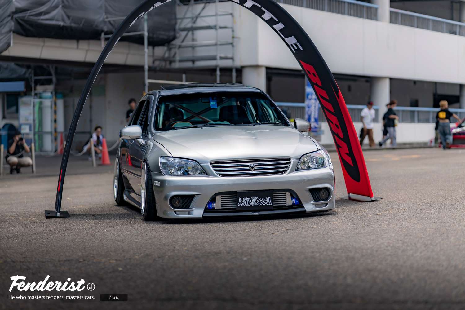 Custom car battle BURN held at FENDERIST