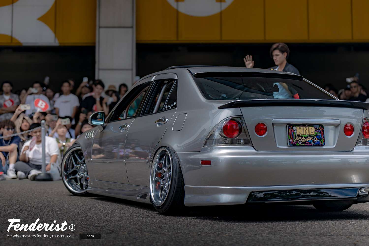 Custom car battle BURN held at FENDERIST