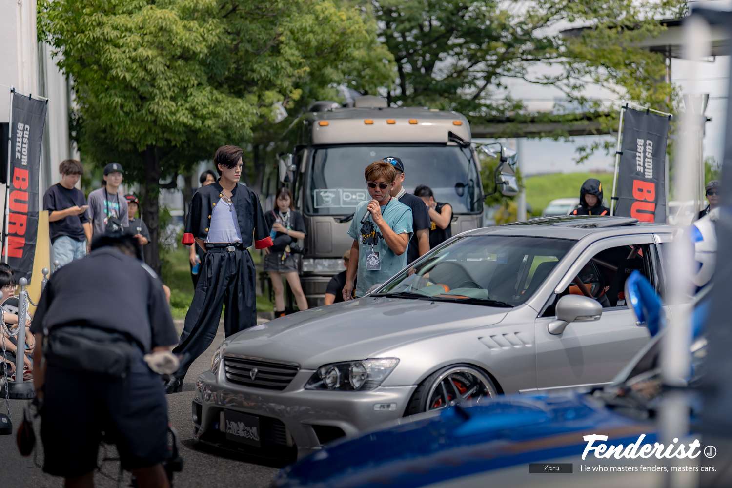 Custom car battle BURN held at FENDERIST
