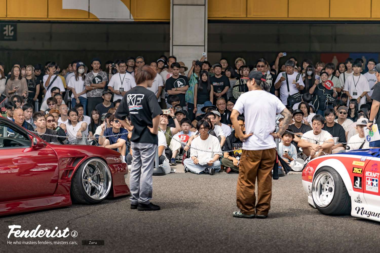 Custom car battle BURN held at FENDERIST