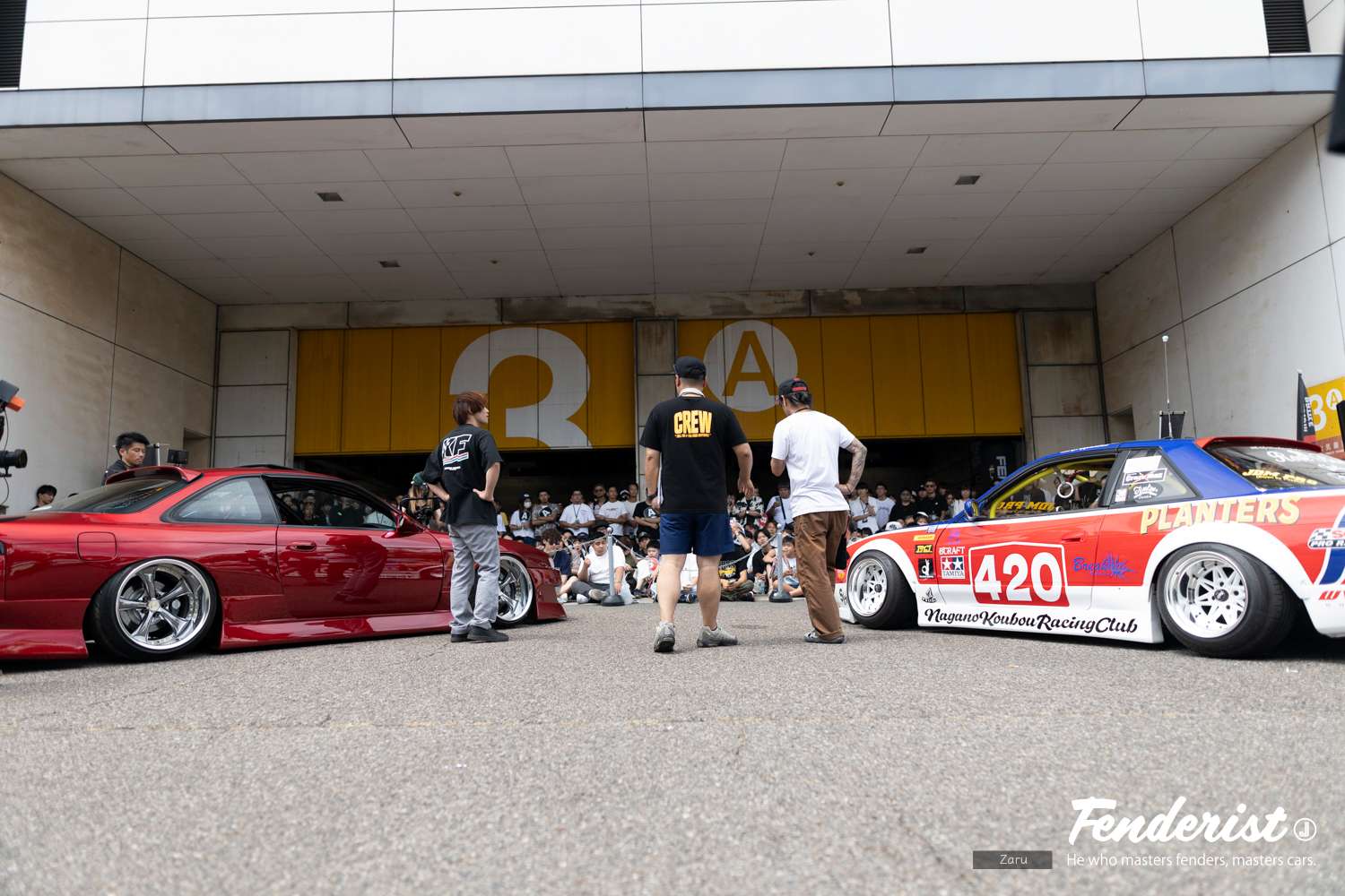 Custom car battle BURN held at FENDERIST