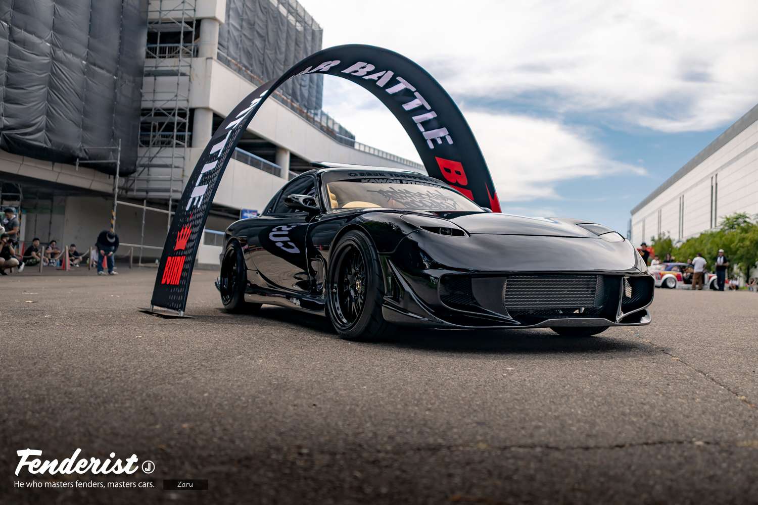 Custom car battle BURN held at FENDERIST